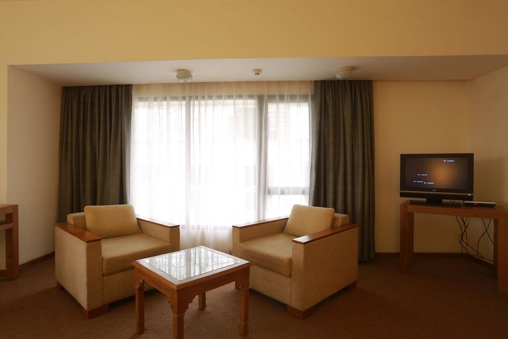 The Avenue Regent Hotel Kochi Eksteriør billede