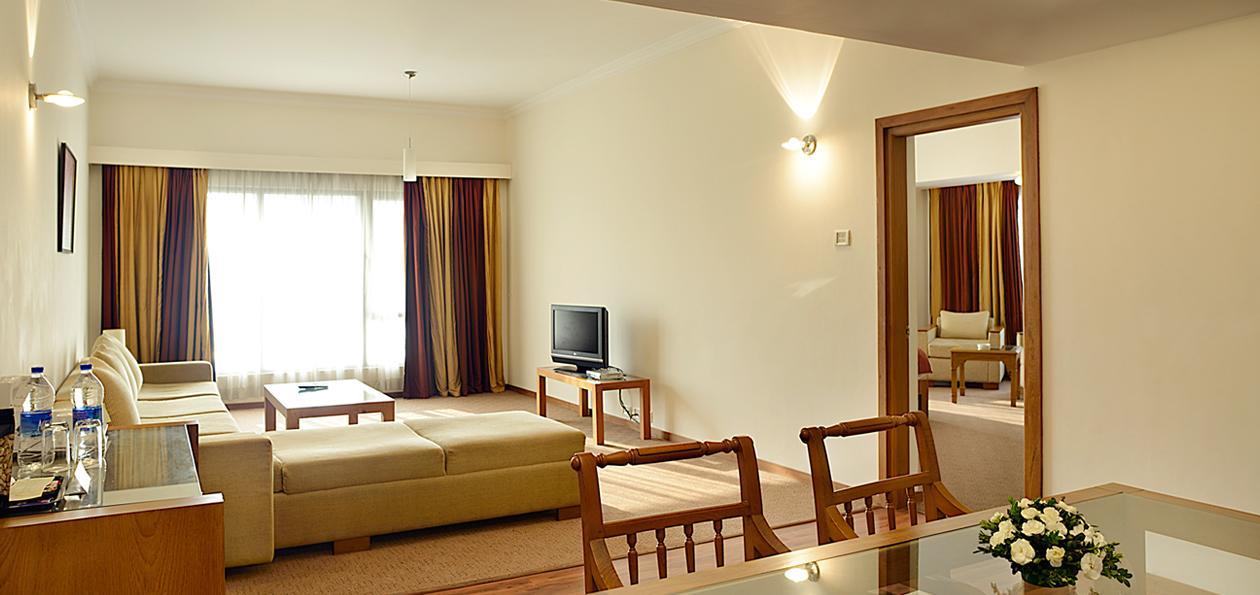 The Avenue Regent Hotel Kochi Eksteriør billede